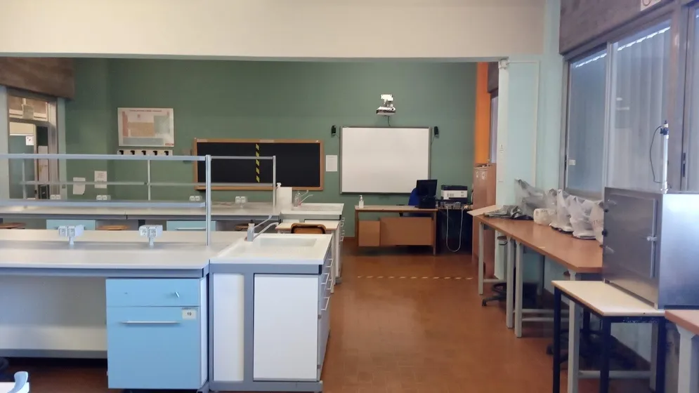Laboratorio di Biotecnologie, foto 11 di 13