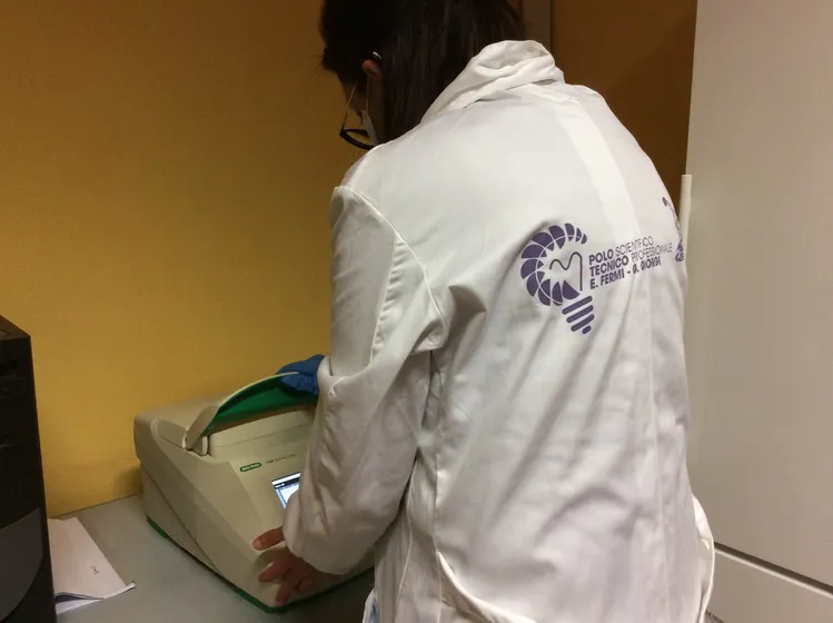 Laboratorio di Biotecnologie, foto 8 di 13